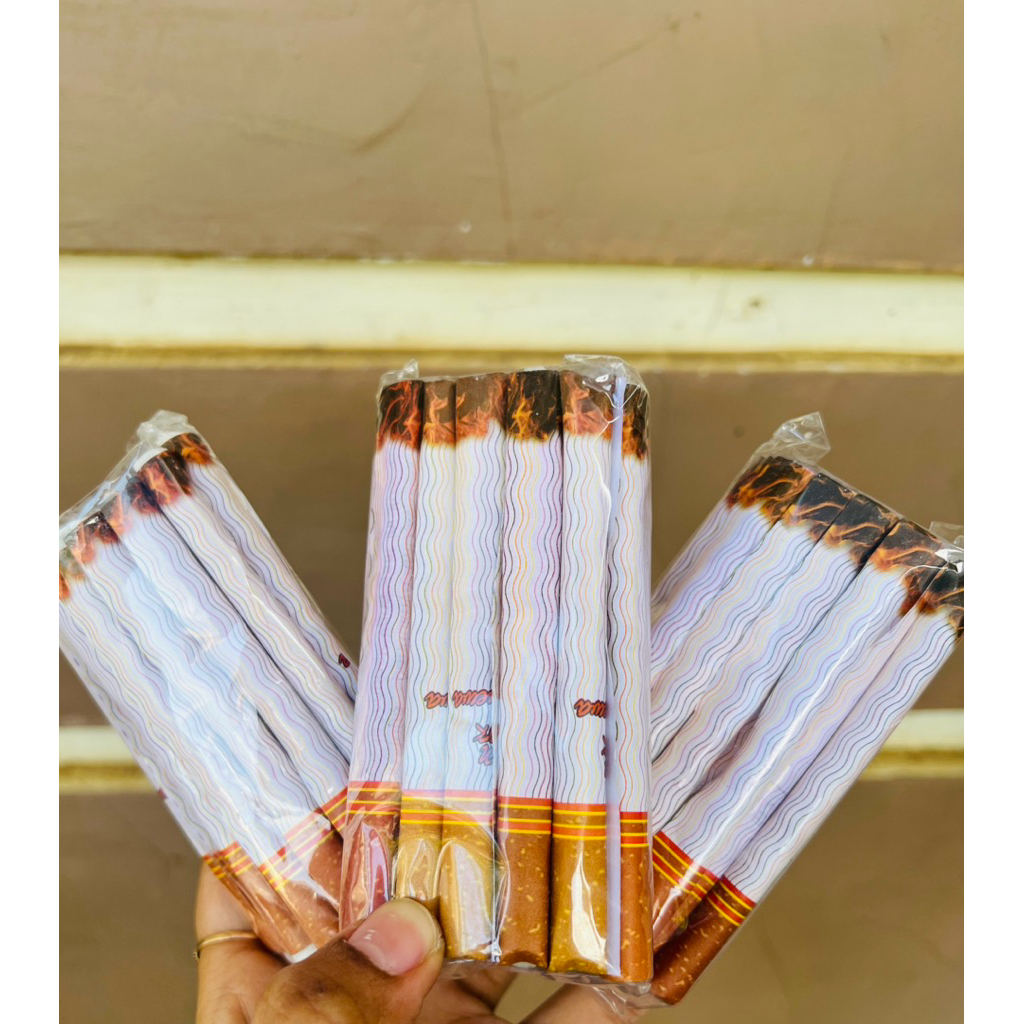 

Permen Rokok jadul isi 30 PCS Harga grosir Nggraming candy