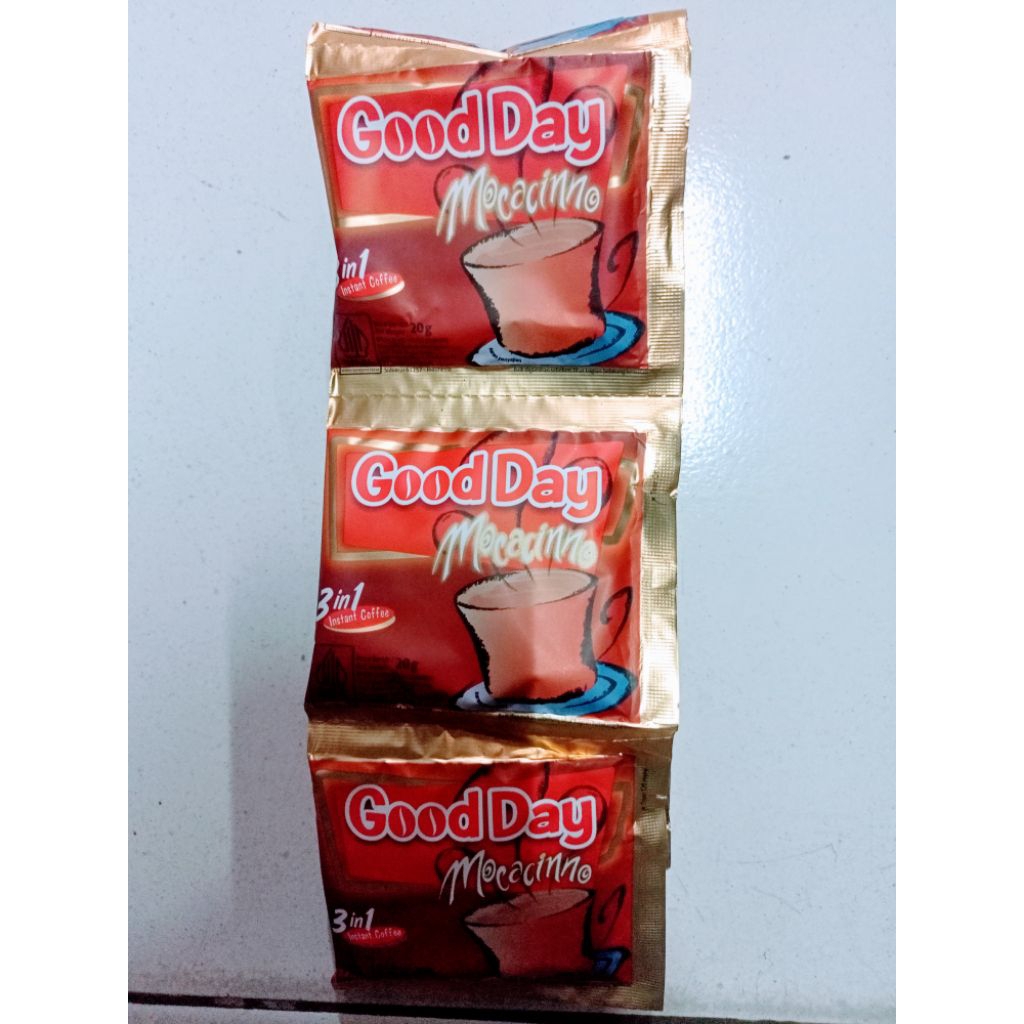 

kopi Good day mhocacino 3 in 1 Instant coffee. 1 renceng isi 10 pcs.