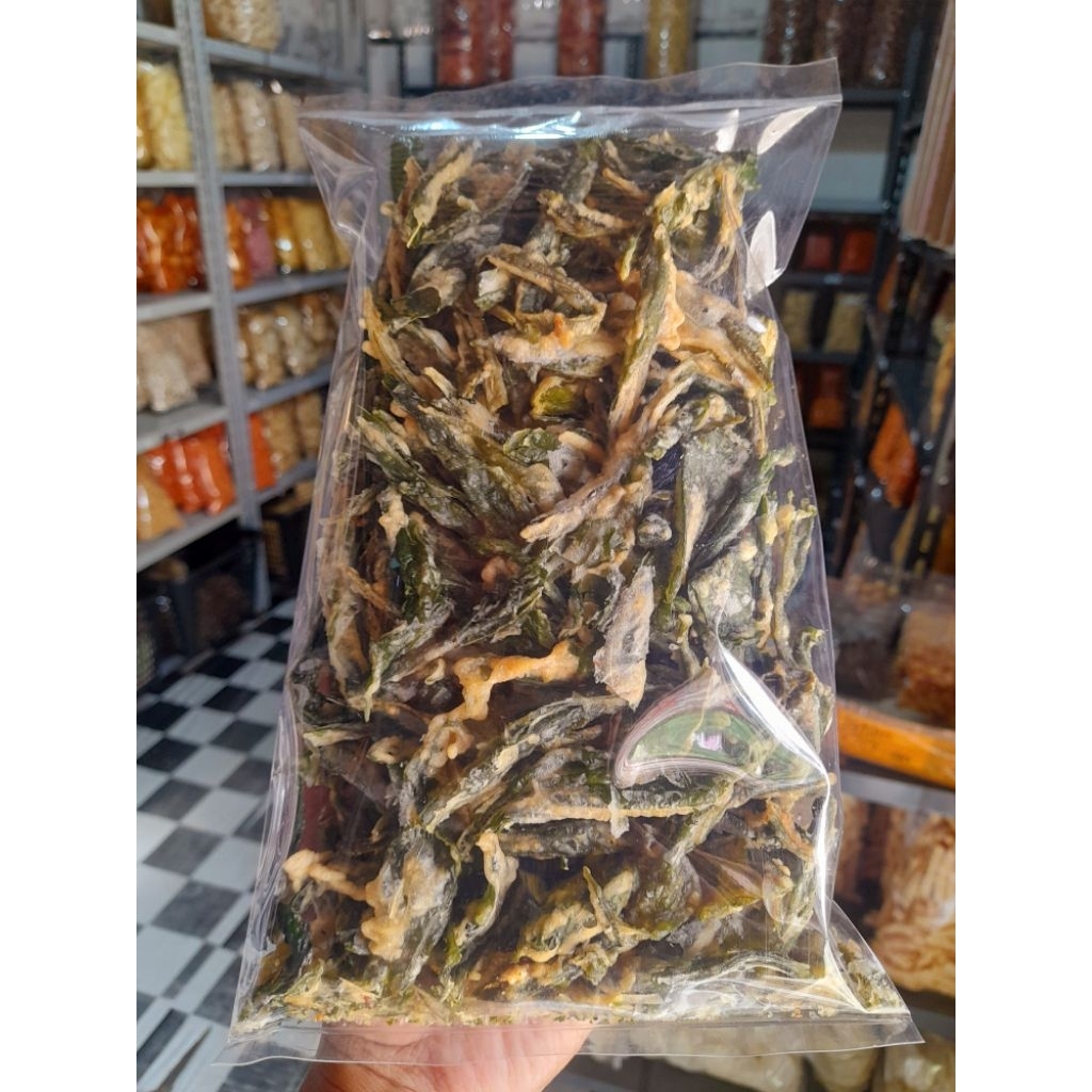 

Cemilan unik keripik daun singkong terlaris