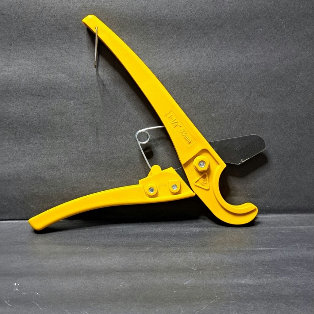 

Gunting pemotong pipa pvc 33mm / Pipe cutter 33mm DELI