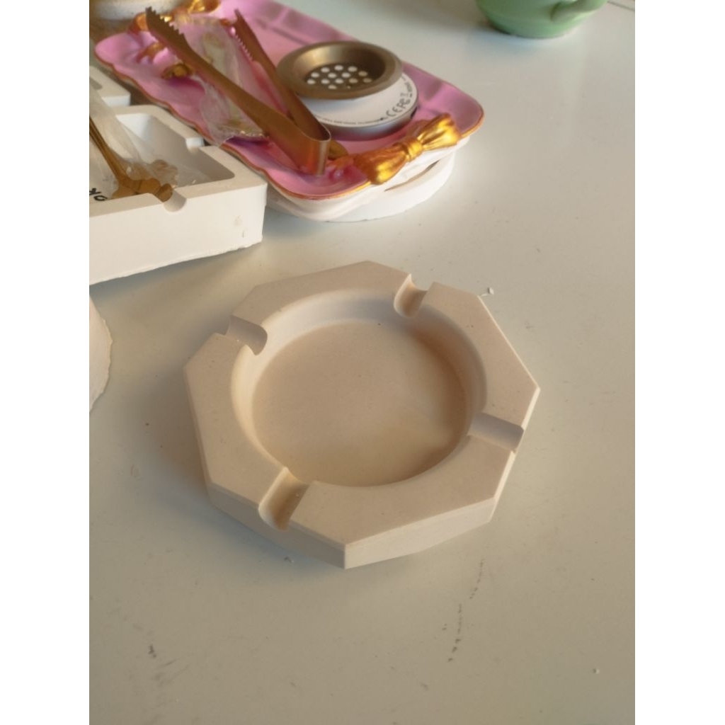 asbak segi lima 4 sudut