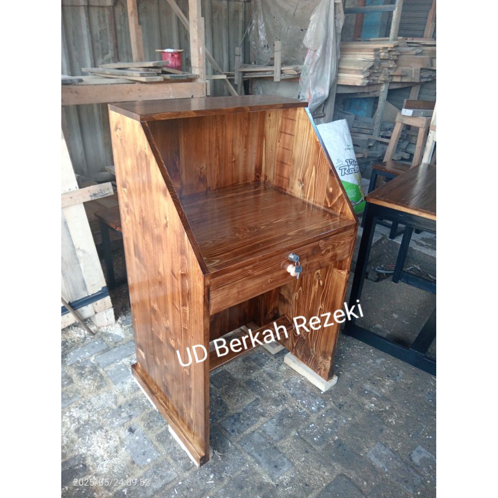 Meja kasir, meja kasir mini, meja kasir buat cafe atau resto kayu jati belanda