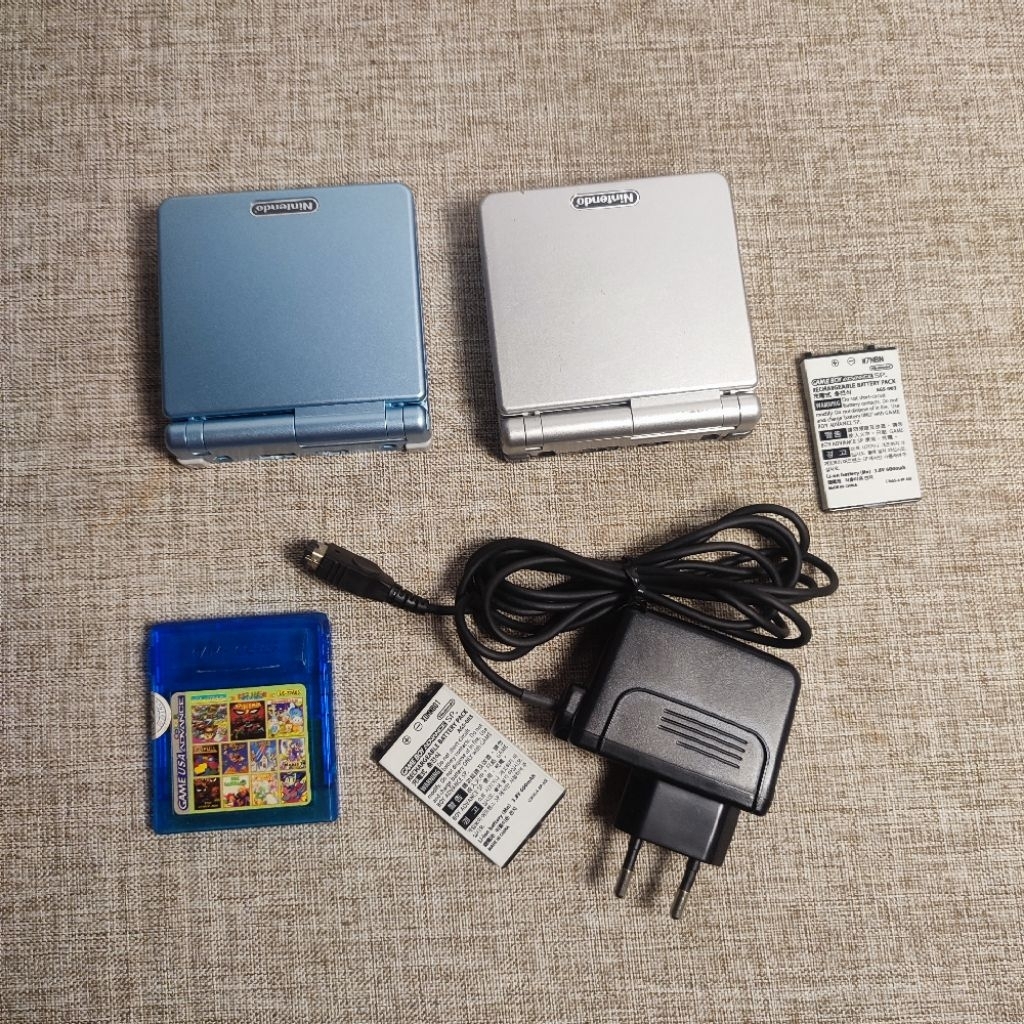 2 Game Boy Advance SP AGS 001 second