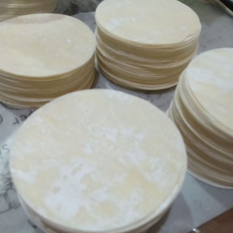 

Spesial disini Kulit Dimsum Gyoza Bulat Tipis Halal