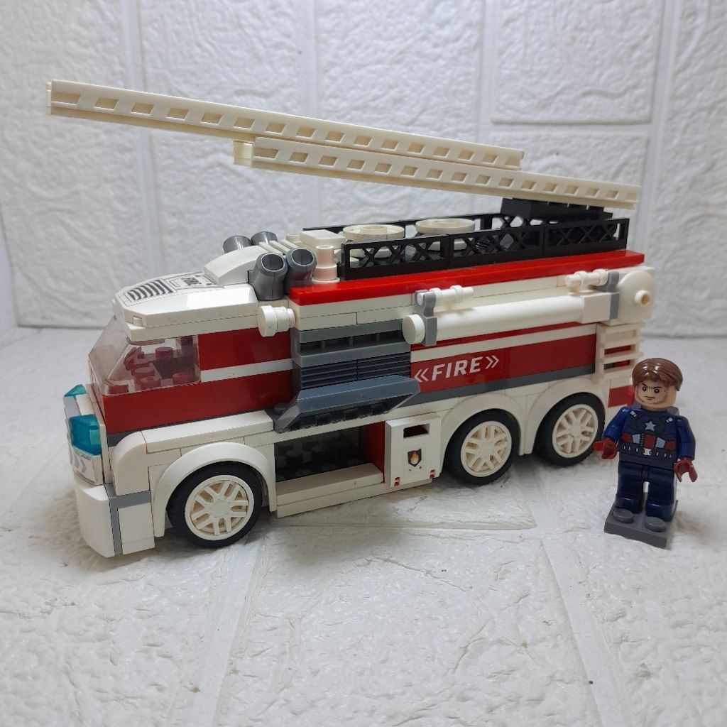 lego kw mobil pemadam/lego kendaraan/lego bekas