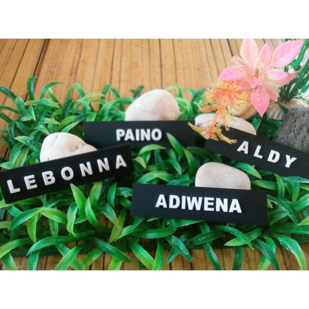 

papan nama timbul | nametag | papan nama dada