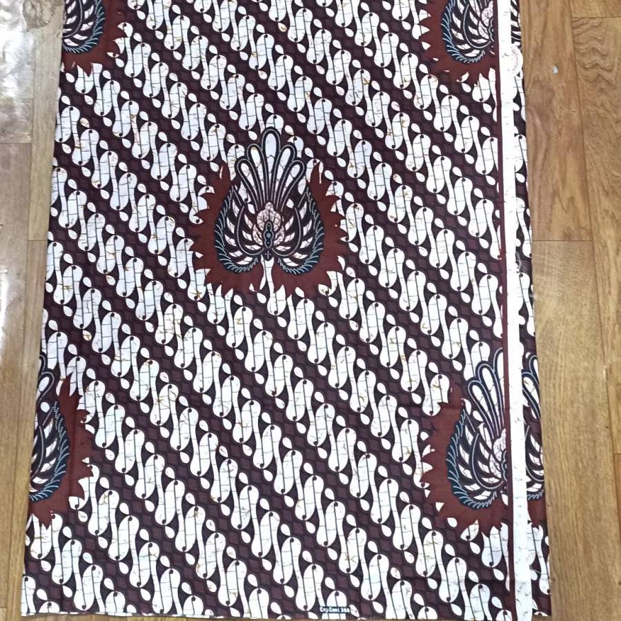 Kain atau jarik batik katun tradisional sogan solo jogja bisa untuk kain lilit motif parang garuda