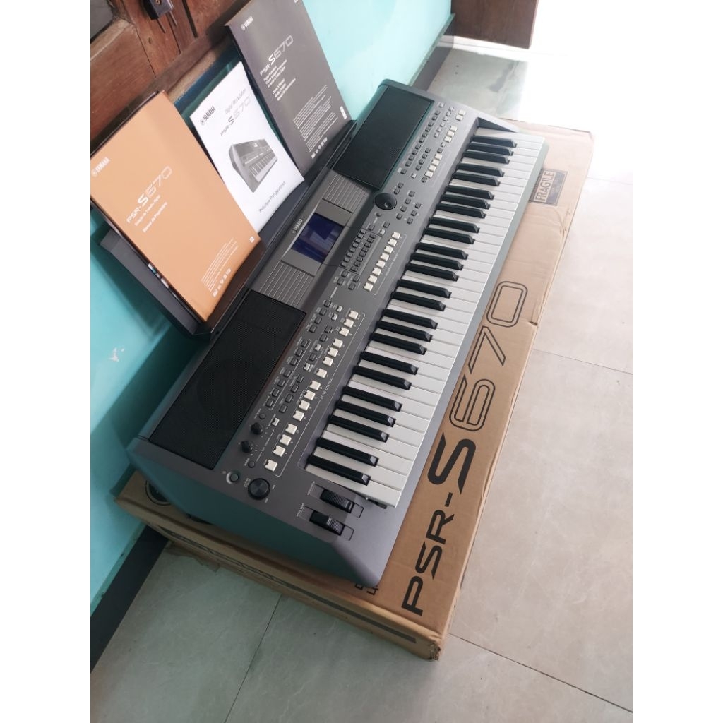 Yamaha psr s670 sempling mulus