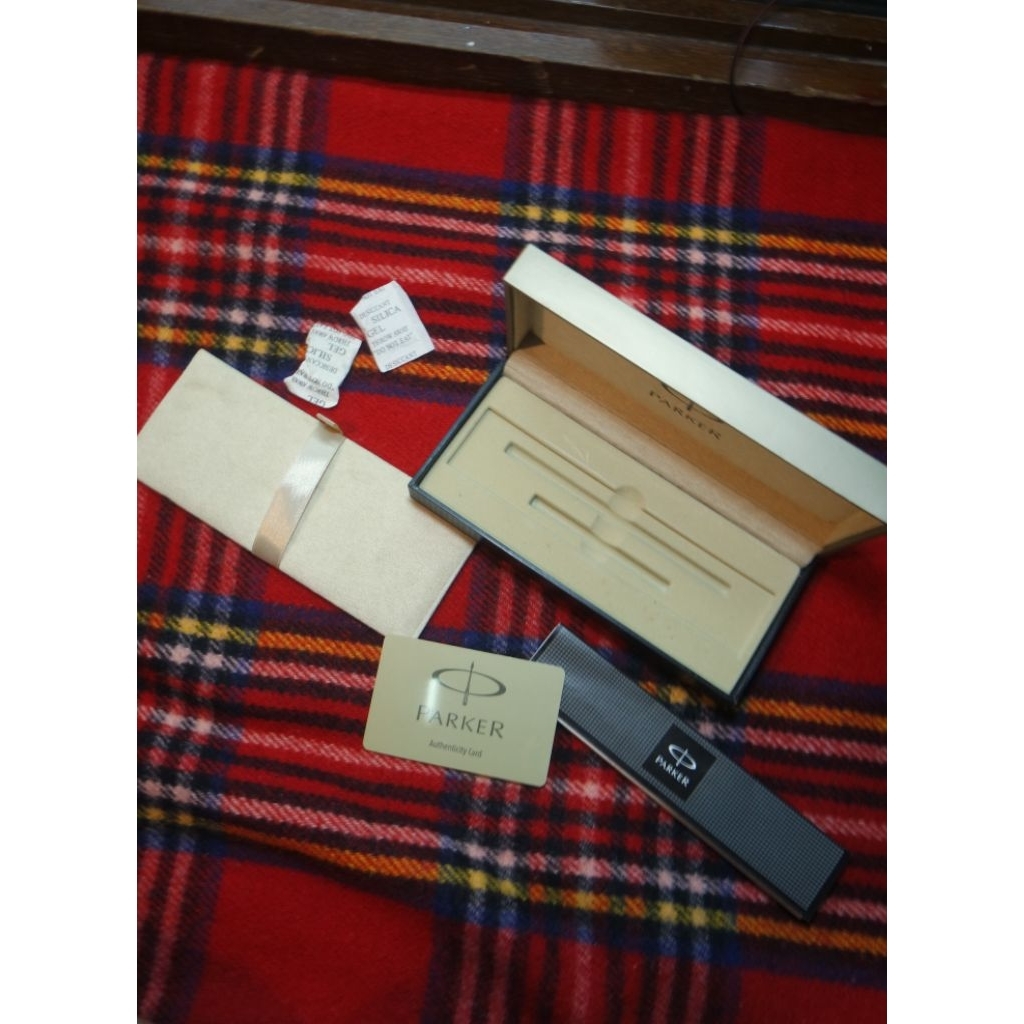 

dus box pulpen parker original