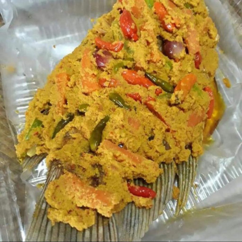 

Pesmol Ikan Gurame Bumbu Kuning