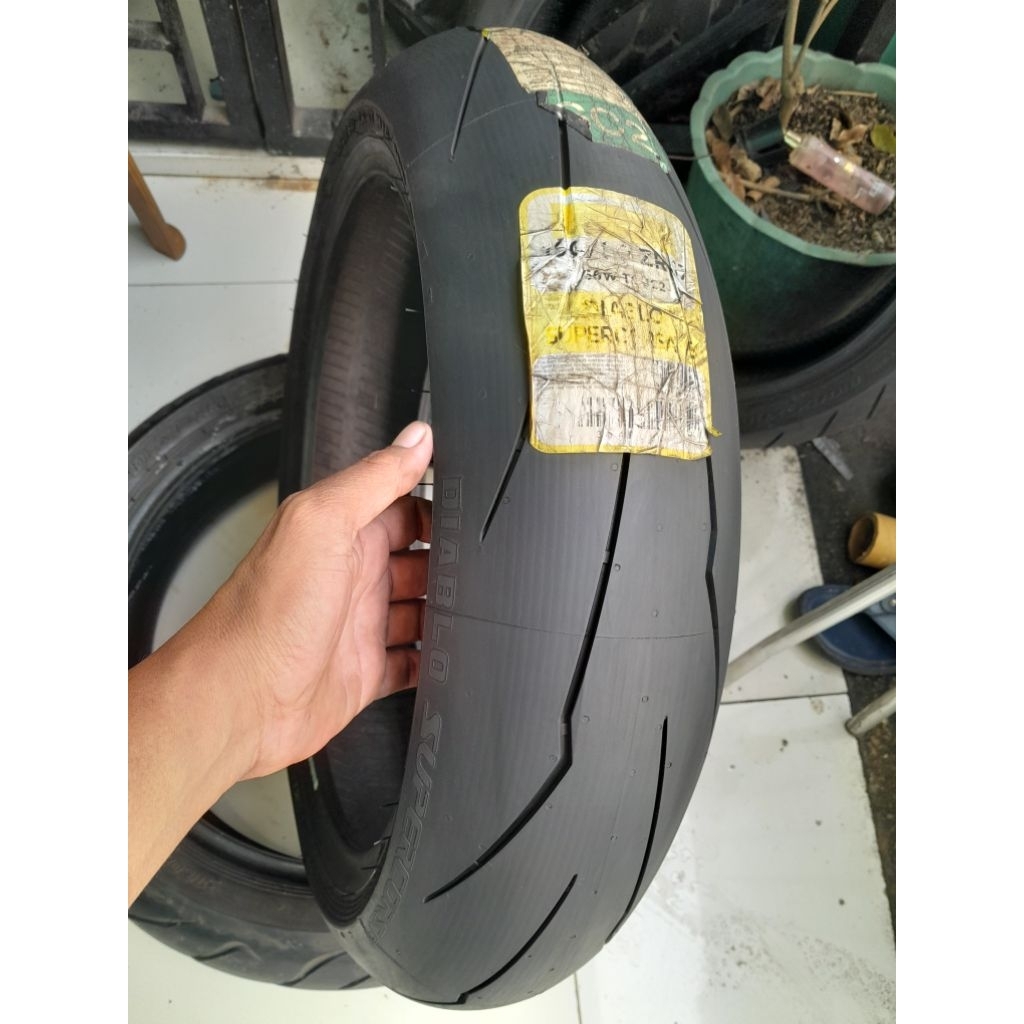 Pirelli diablo supercorsa v3...150/60-17