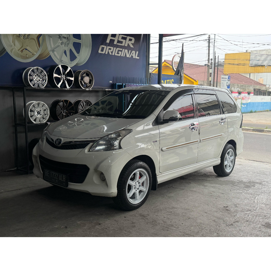 paket velg plus ban accelera 205 55 r16 untuk mobil avanza use velg hsr minas ring 16