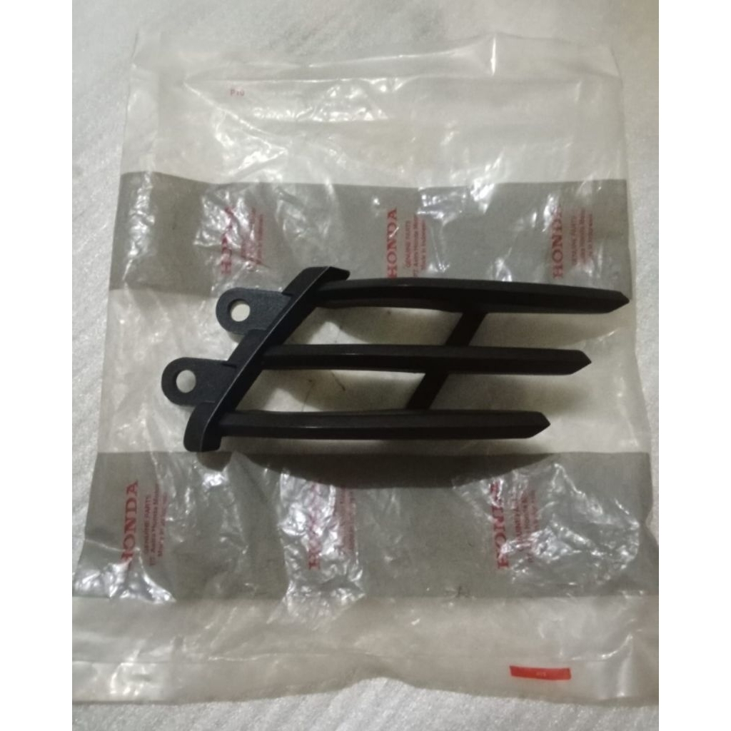 64355-KCJ-660ZA Louver Sirip Tangki Kanan Tiger Revo Hitam Ori Original Asli Honda