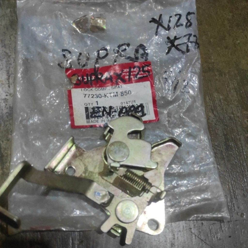 lock seat bracket jok Honda supra x 125 old karbu KTM original AHM