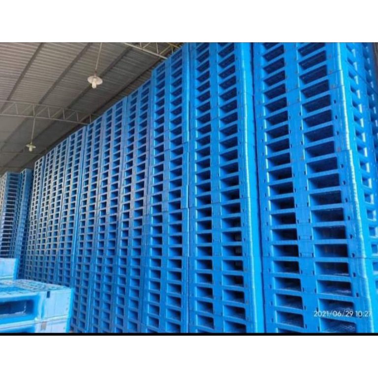 

KODE P47O palet plastik buat tatakan bekas 1 kali pakai warna biru 11 x 11 x 15