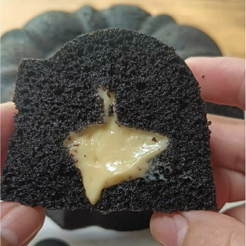 

Bolu Ketan Hitam Isi Keju Lumer, Uk 16cm