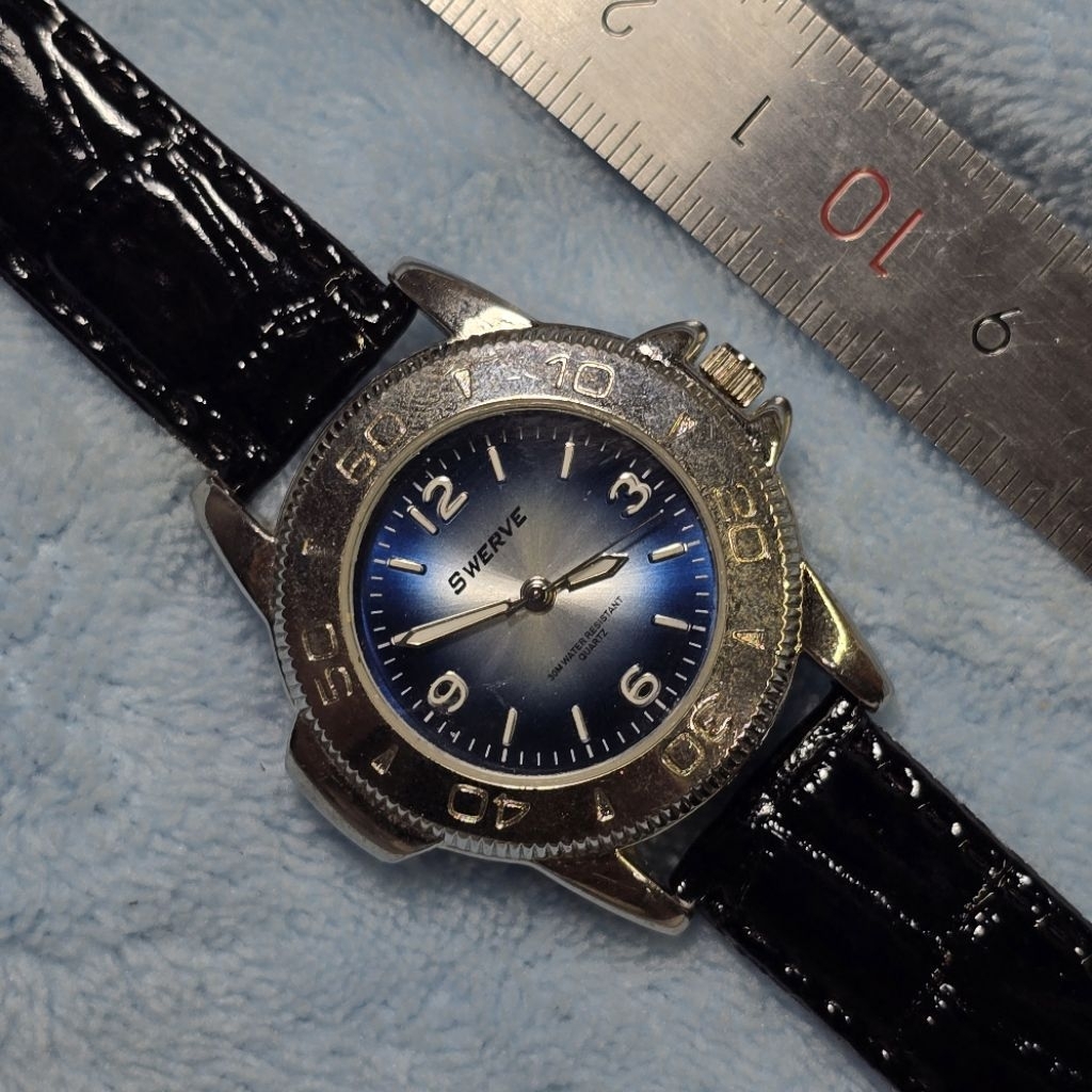 Jam Diver Swerve 79-012 Bekas