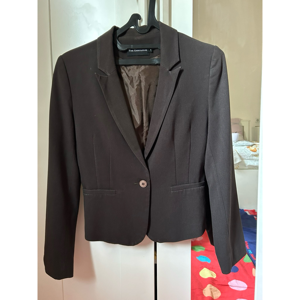 Blazer wanita brand executive