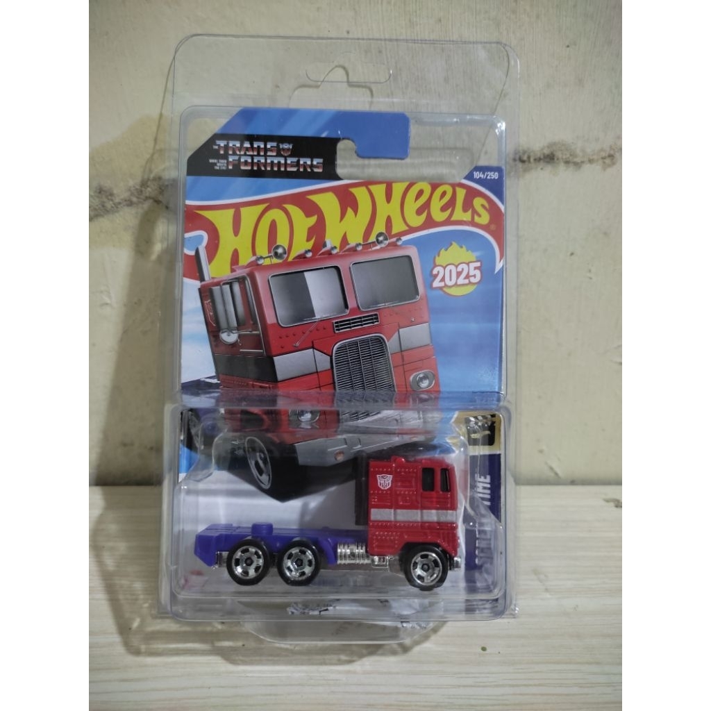 Hotwheels Optimus Prime