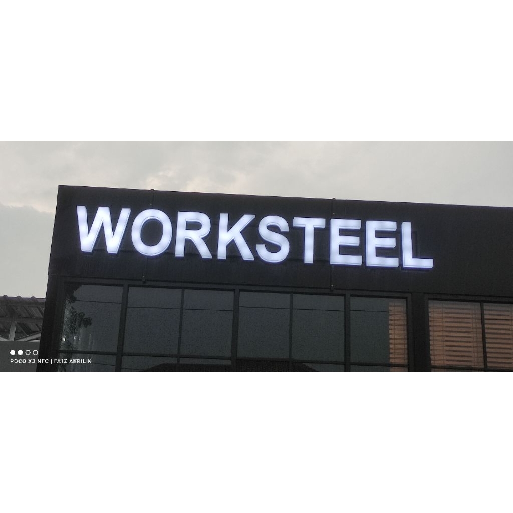 Huruf Timbul Akrilik Nyala