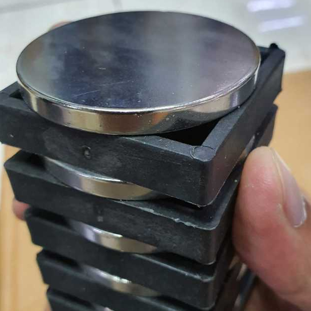MAGNET NEODYMIUM 50X5mm N52