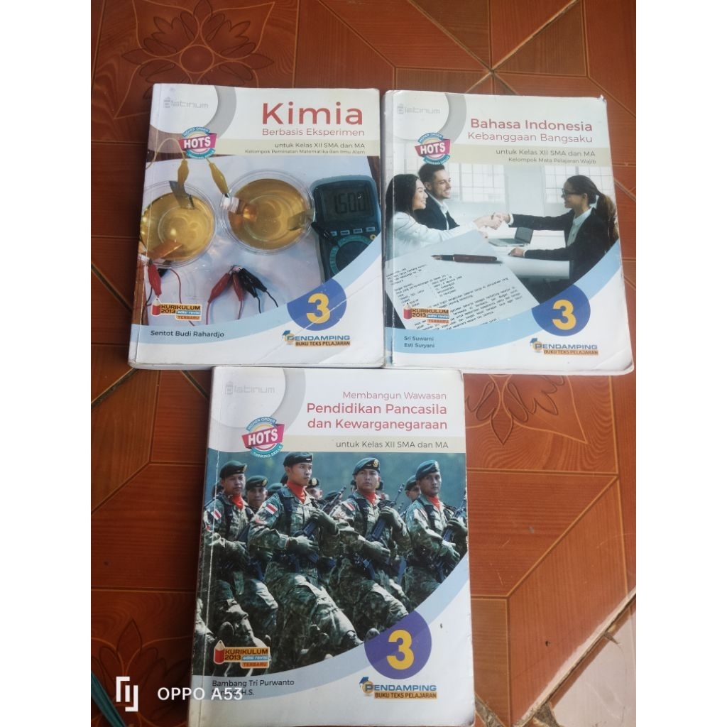 BUKU PAKET ,KIMIA PKN,BAHASA INDONESIA,SMA KELAS 12 K13 PLATINUM BEKAS