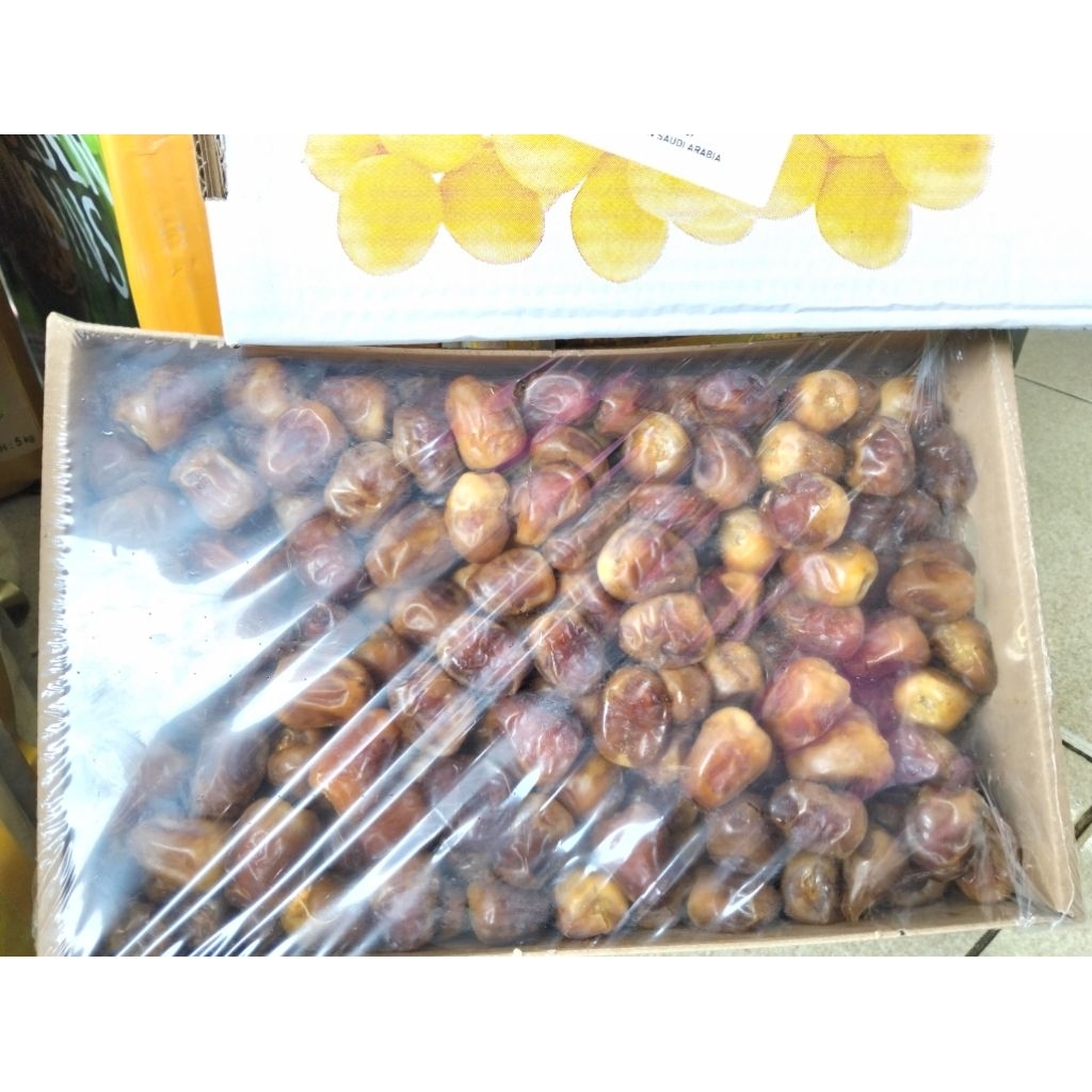 

Kurma Sukari Al-qassim 3kg grade A