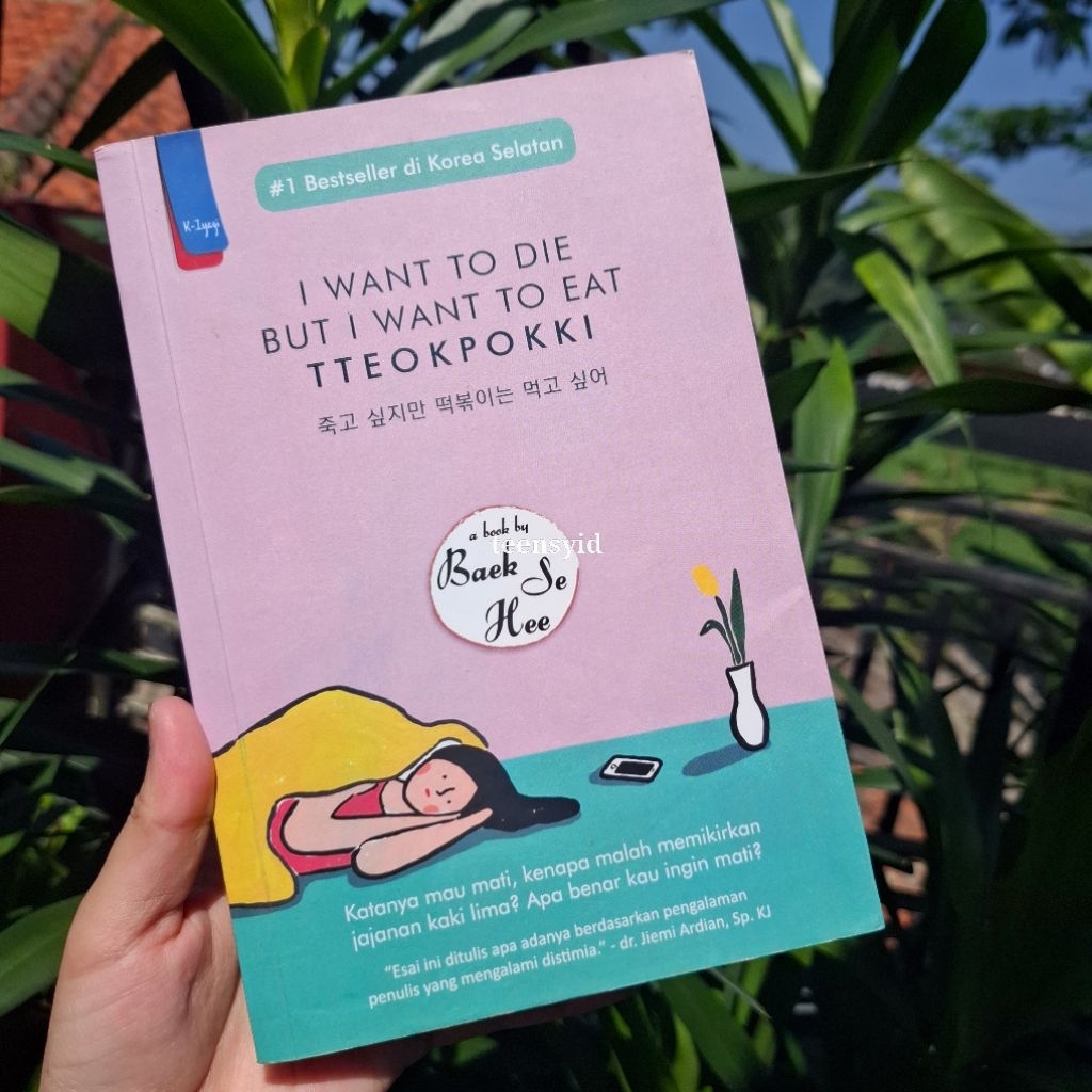 I WANT TO DIE BUT I WANT TO EAT TTEOKPOKKI (PRELOVED BOOK)