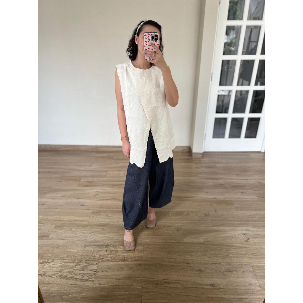 [LESFORMORE] Ariel Outer Top – Atasan Outer Vest Tanpa Lengan Brokat Bordir Bunga Premium, Fashion W