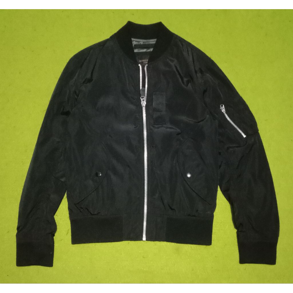 SPAO BLACK BOMBER JACKET SECOND