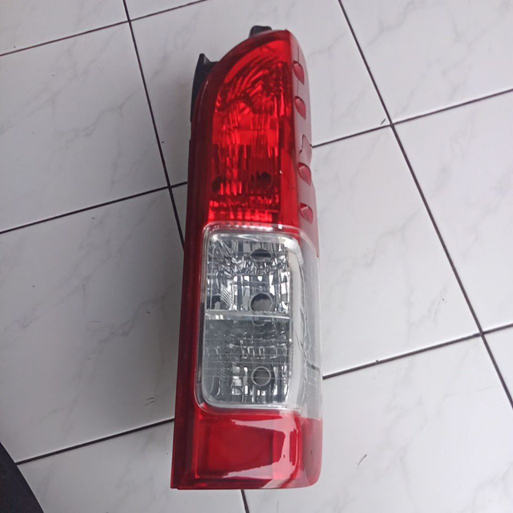 stoplamp/lampu belakang Toyota Hiace commuter
