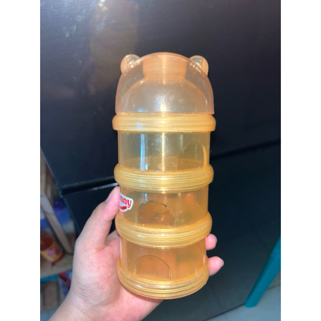 tempat susu / empeng bayi travelling friendly