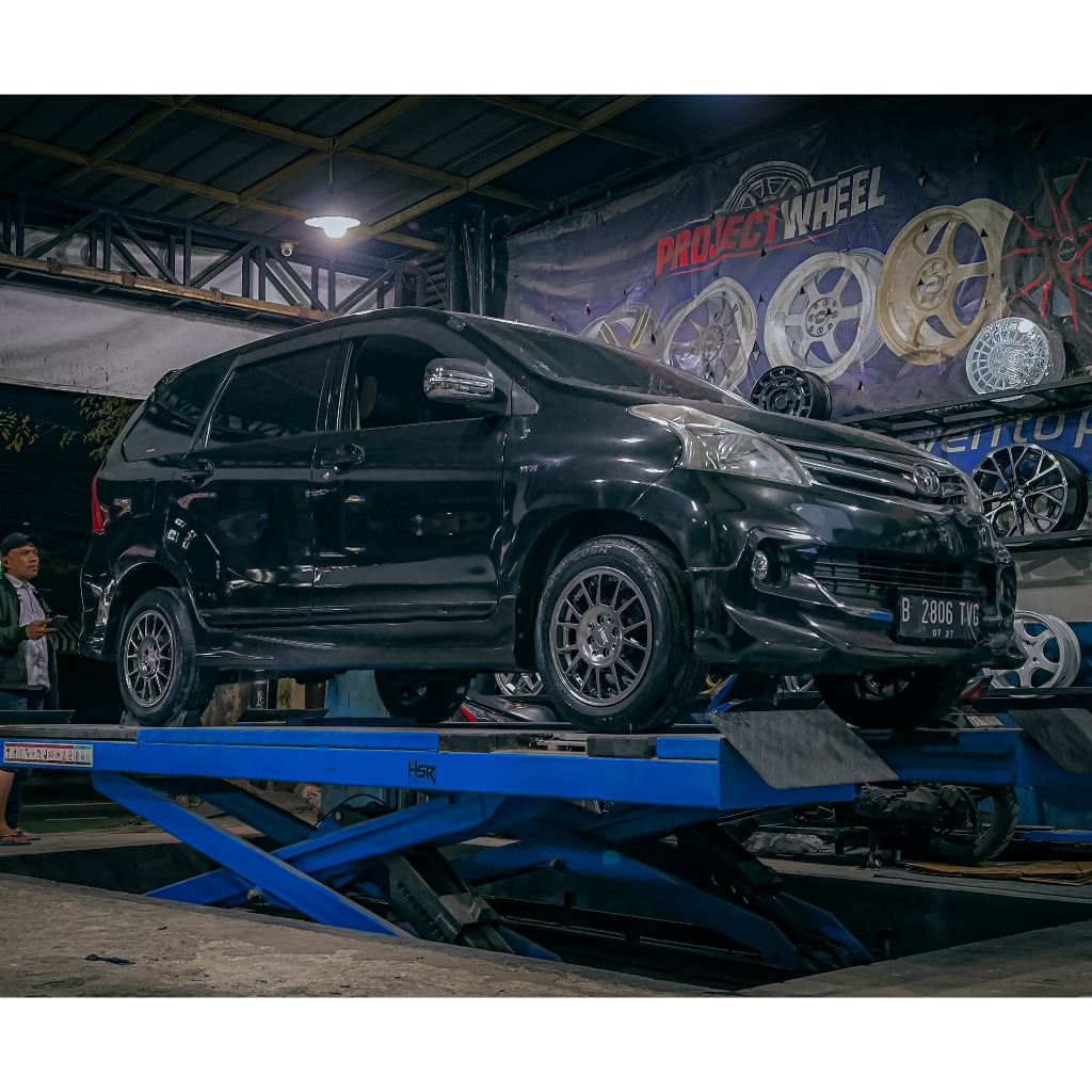 paket velg plus ban accelera 185 65 r15 untuk mobil avanza use velg hsr fe02 ring 15