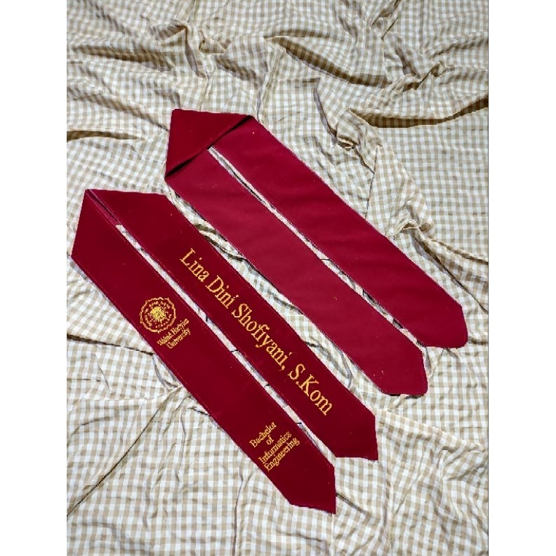 2 LAPIS  selempang wisuda  selempang DUA SISI  selempang LEHER  FREE CUSTOM NAMA X LOGO KODE U9C1