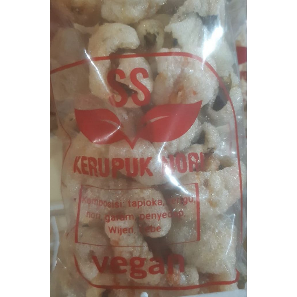 

Kerupuk Nori rasa rumput laut pedas yang sudah di goreng