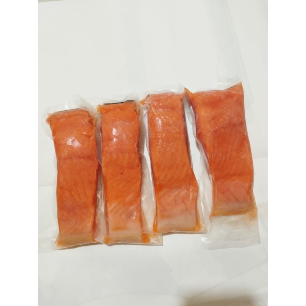 

Ikan Salmon Fillet Frozen Fresh @250gram