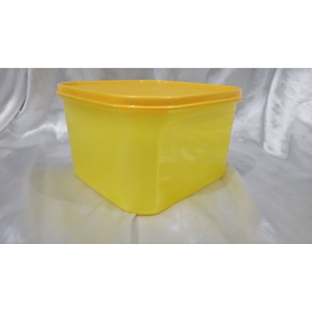 yellow mm square 2 tupperware