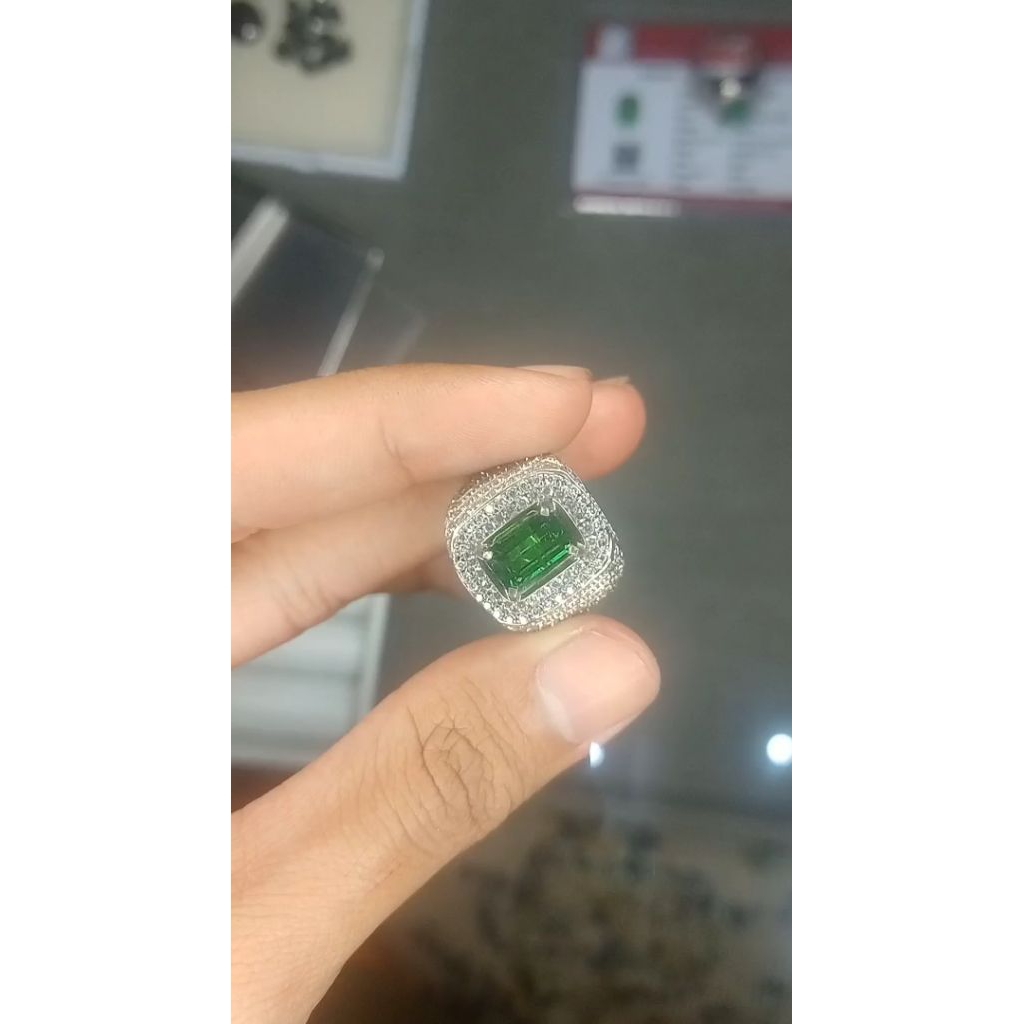 Natural Tsavorite Garnet
