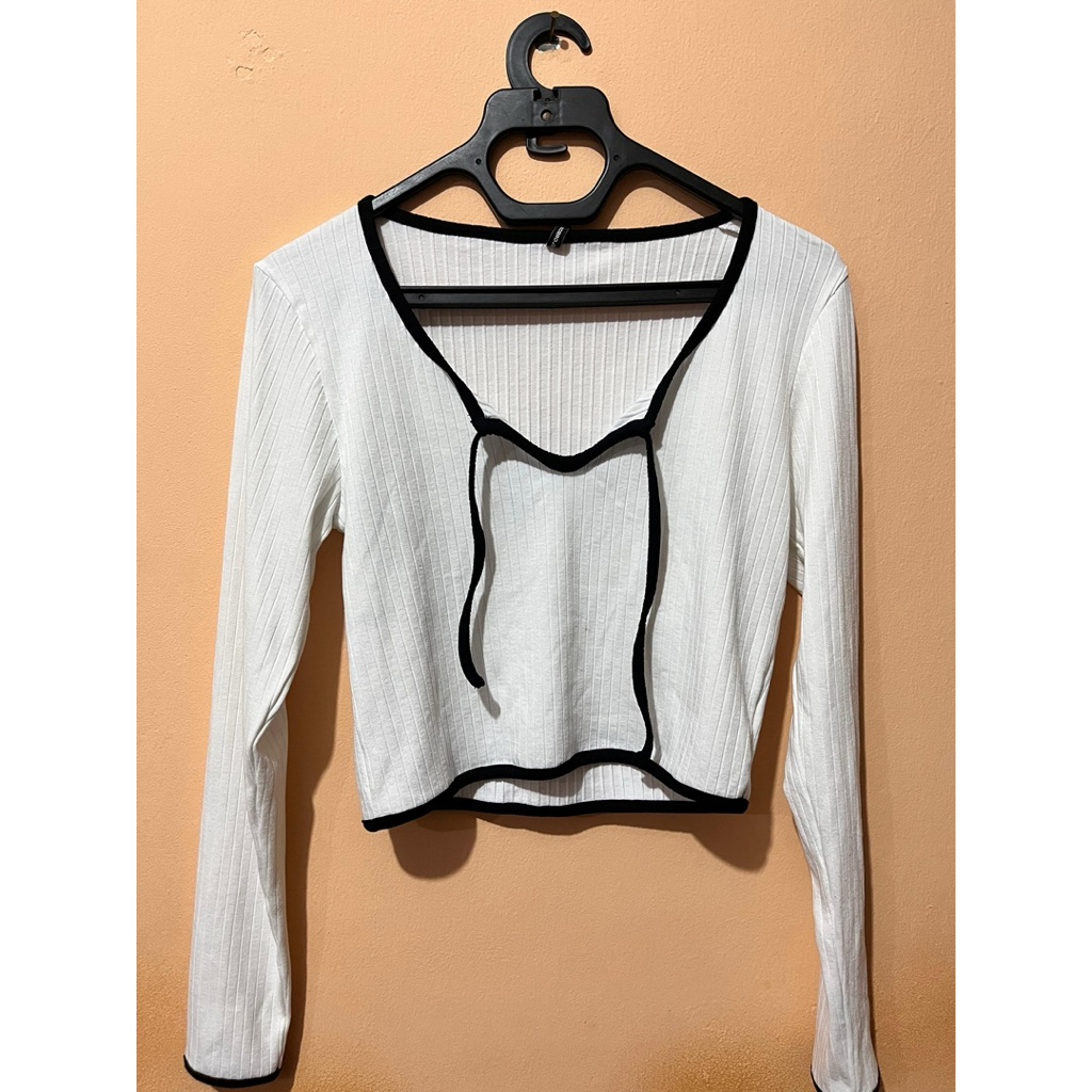 PRELOVED || T-shirt/Kaos/Baju Colorbox putih croptop