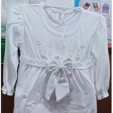 gaun bayi putih panjang