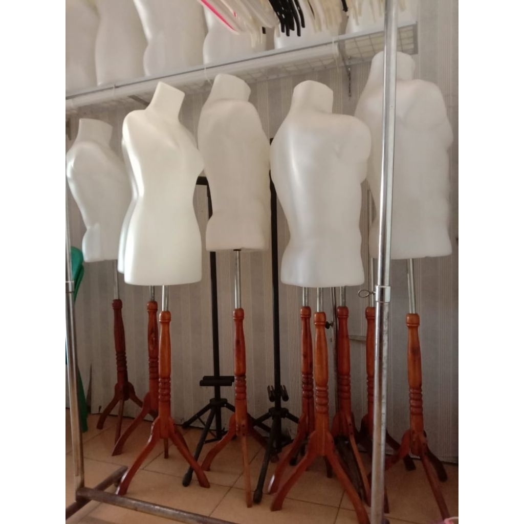 Patung manekin baju tiang kayu second
