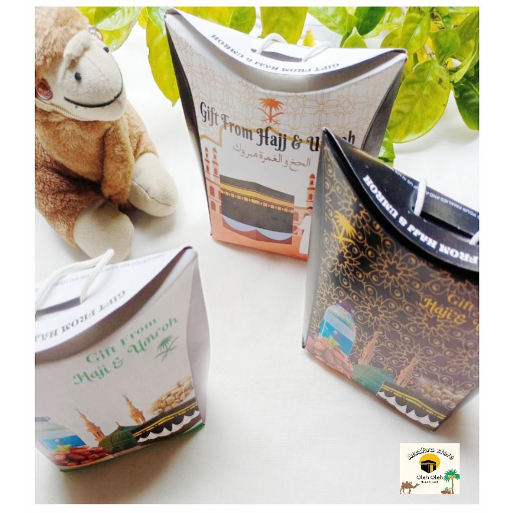 

Dus tenteng/ Paperbag oleh oleh haji dan umroh isi 10