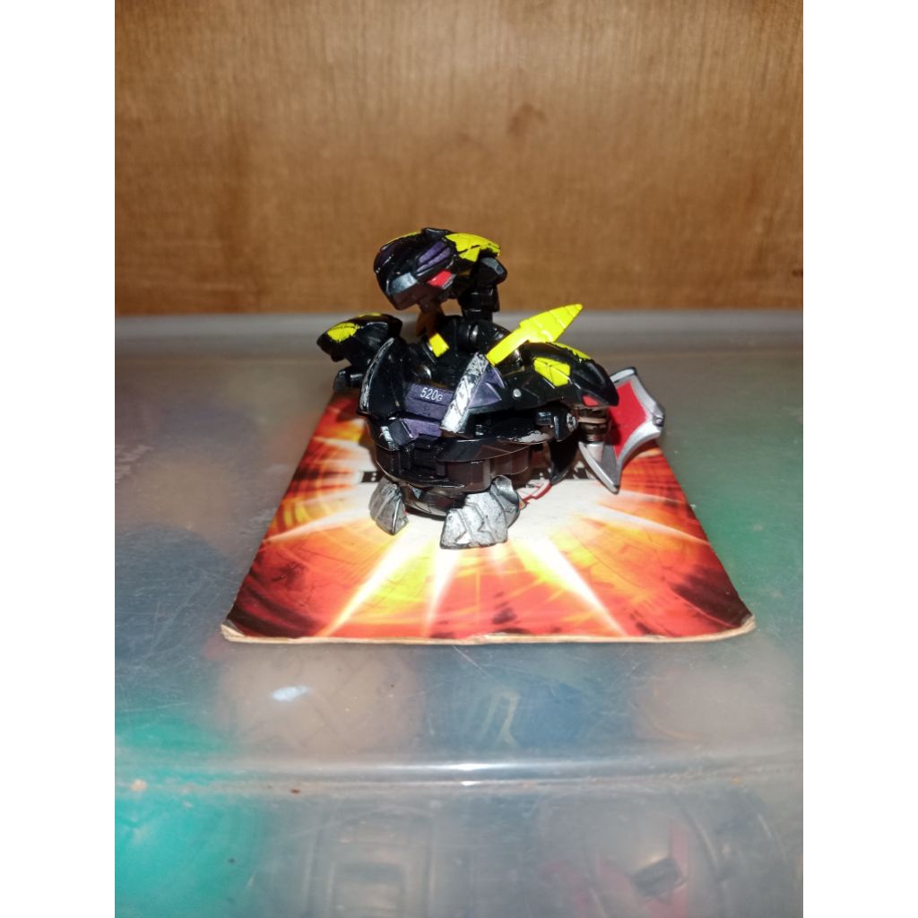 Bakugan Darkus Knight Percival
