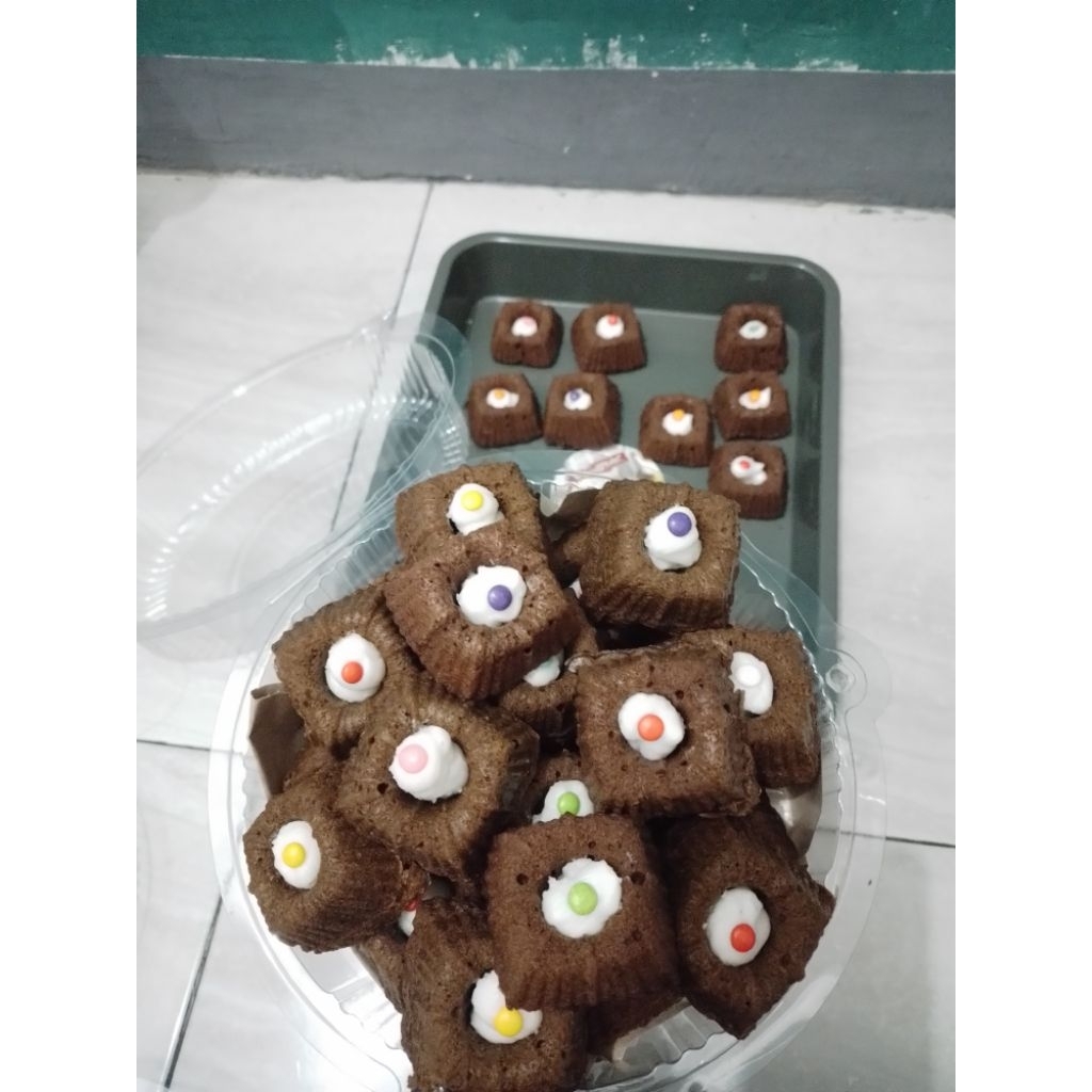 

bolu coklat isi 20biji