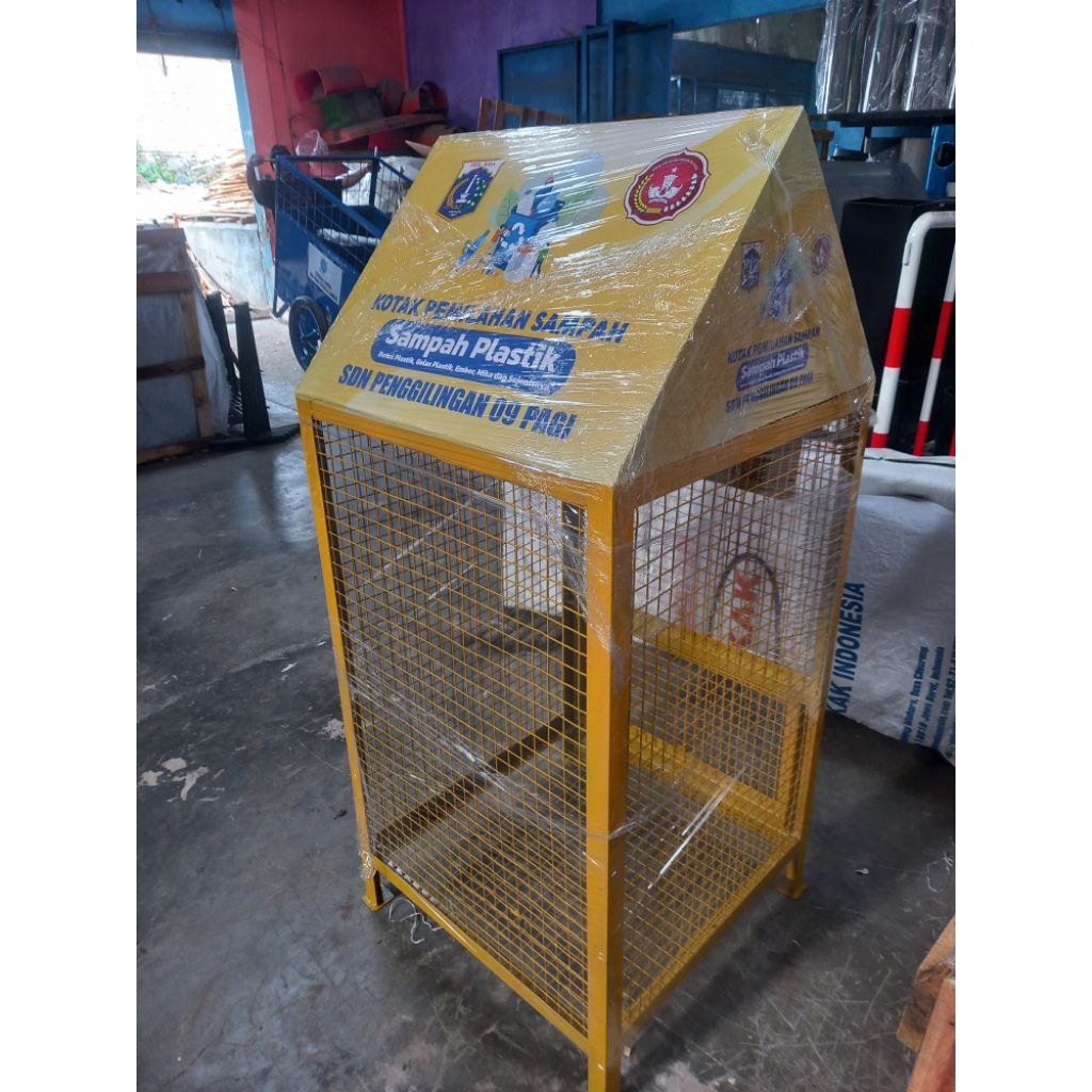 Tempat Sampah Botol plastik / Bank sampah