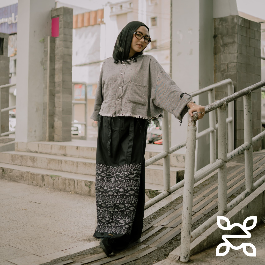 Zhifara - Sarung Celana Motif Batik Tasik Sarung Celana Dewasa Warna Hitam