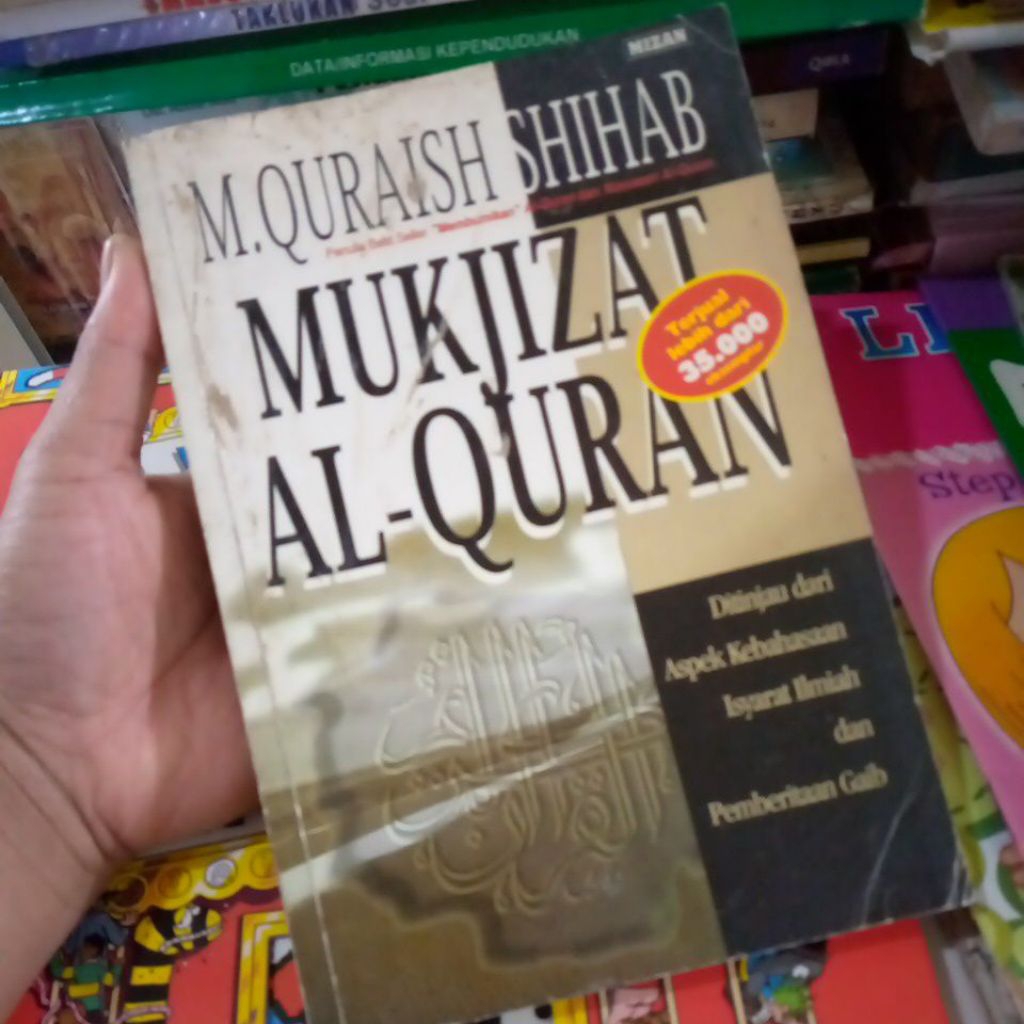 mukjizat Al Quran by M Quraish Shihab bekas original