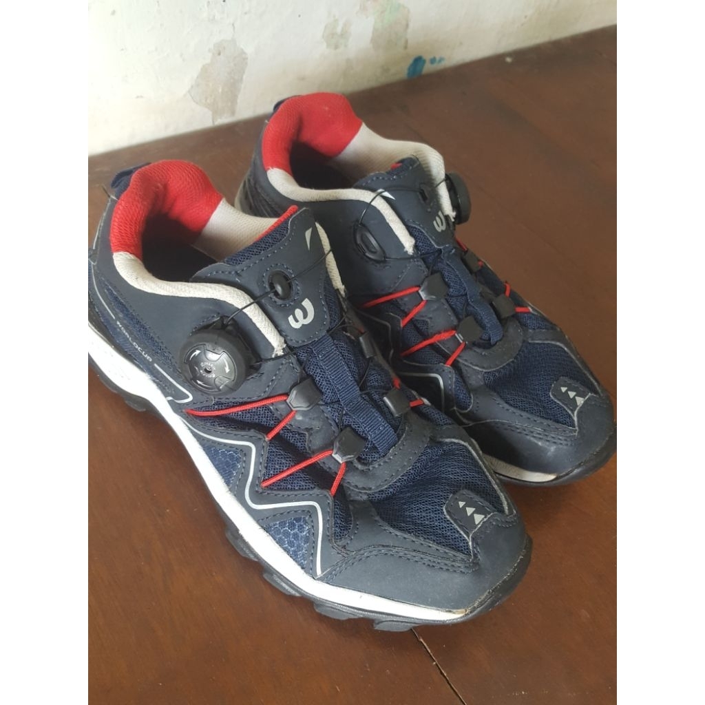 Sepatu Trail Running world cup  size 40