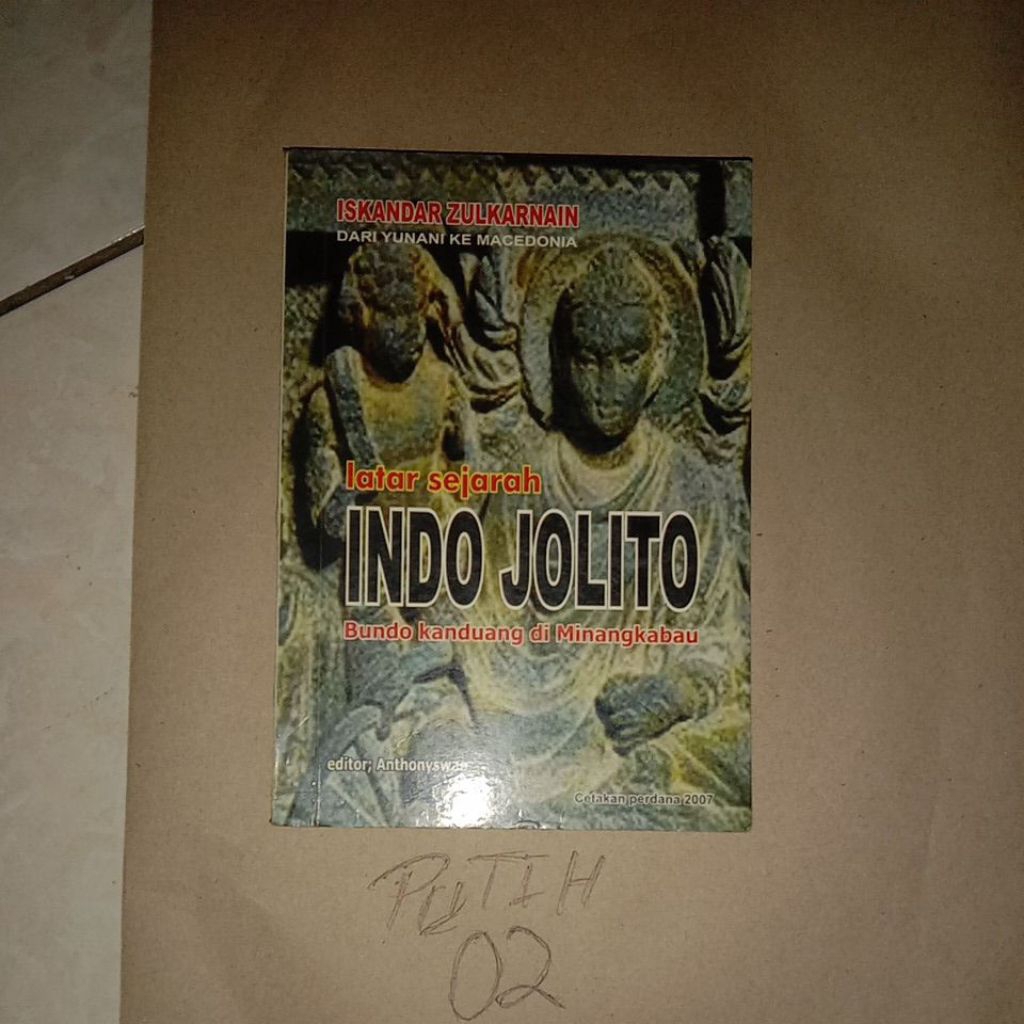 BUKU LATAR SEJARAH INDOLITO BUNDO KANDUANG DI MINANGKABAU