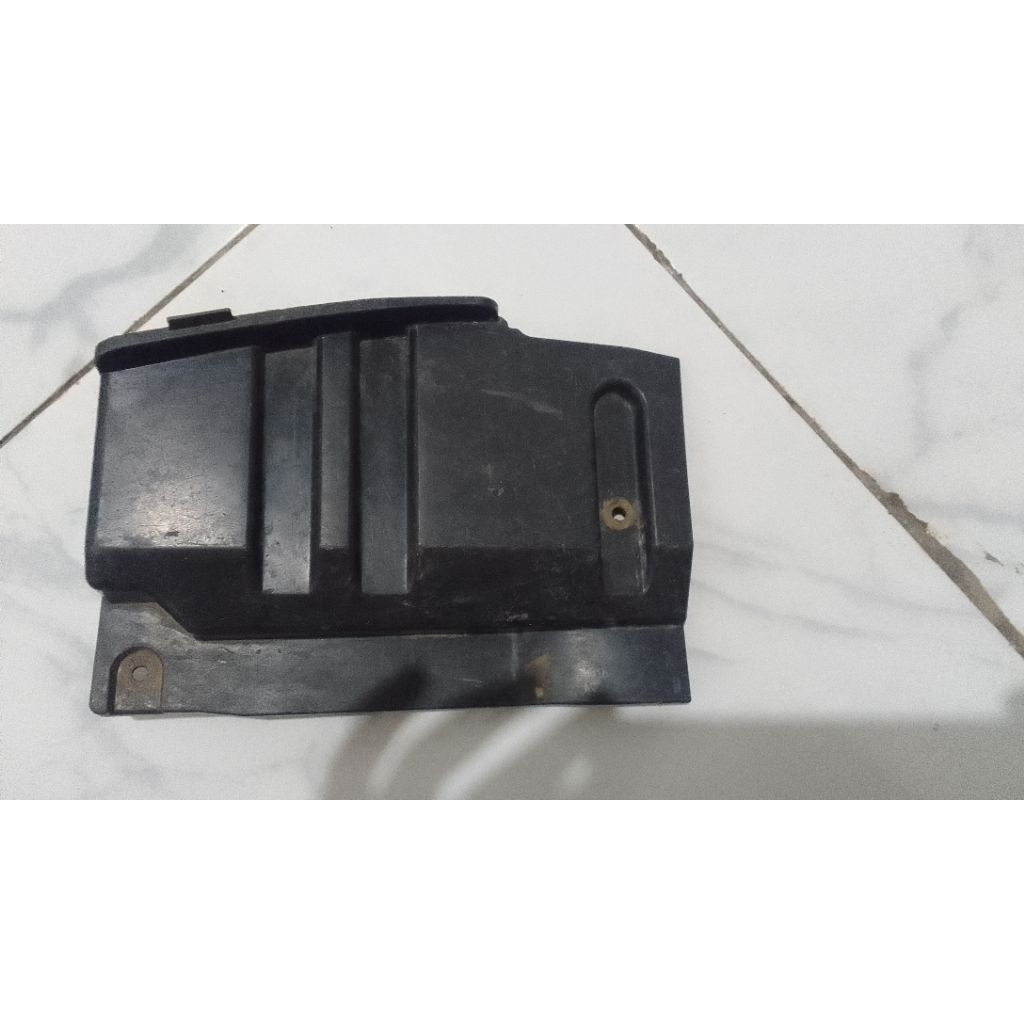 2BU-Ha2129 TUTUP AKI XRIDE OLD COVER BATTERY YAMAHA XRIDE 115 ASLI ORIGINAL CABUTAN